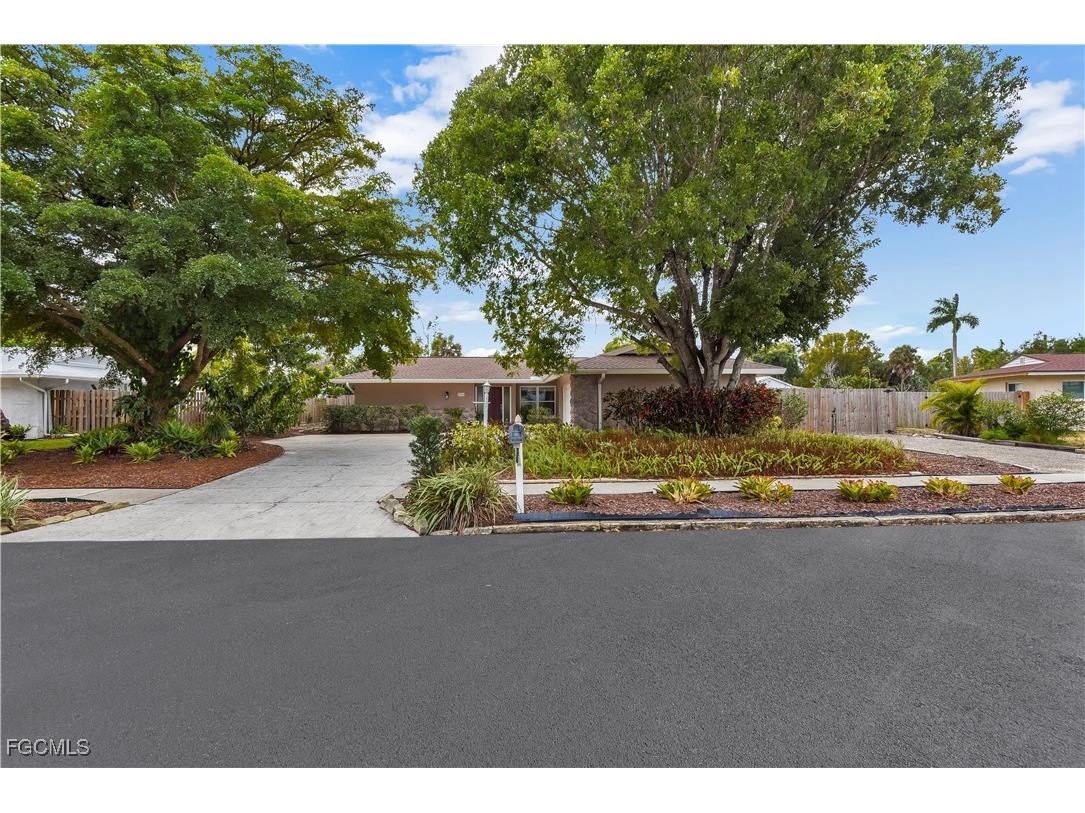 1016 Bayshore Avenue Fort Myers FL 33919 2026003452 image46