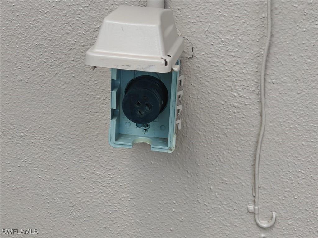 1016 Bayshore Avenue Fort Myers FL 33919 225059495 image27