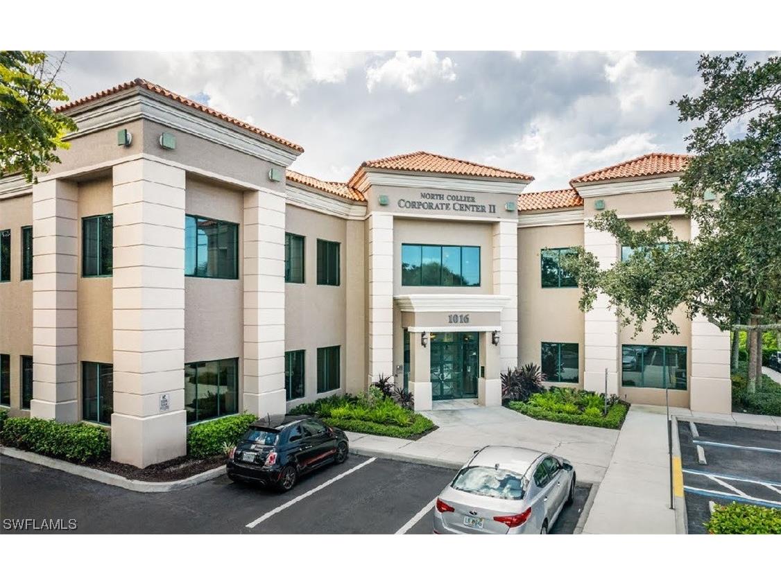 1016 Collier Center Way Naples FL 34110 223051165 image1