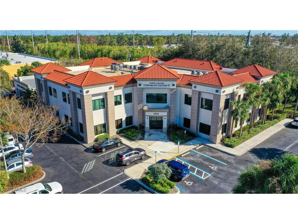 1016 Collier Center Way Naples FL 34110 225040230 image1