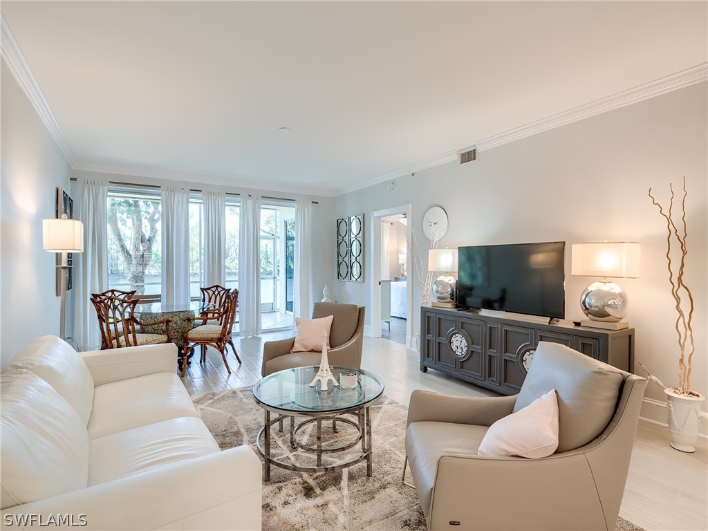 1016 Manor Lake Drive Naples FL 34110 224038857 image1