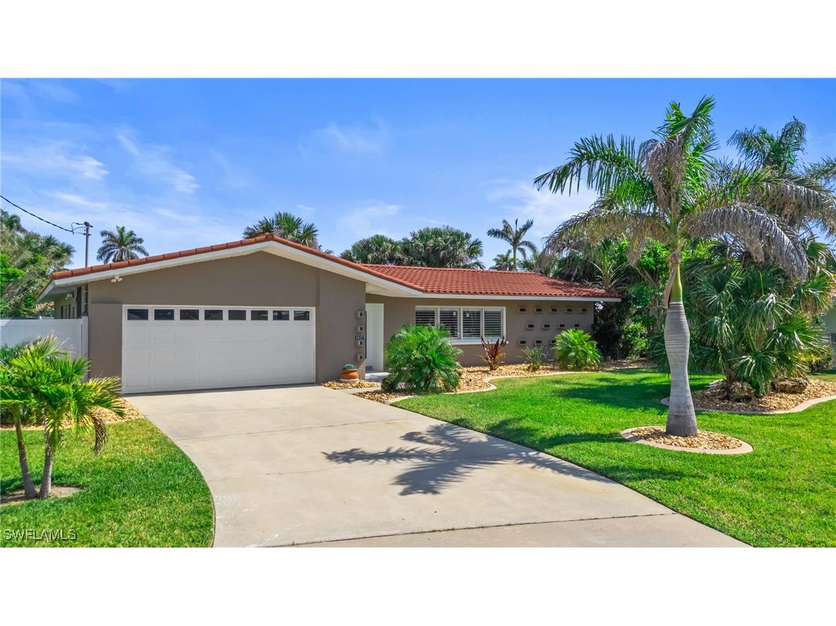 1017 Dolphin Drive Cape Coral FL 33904 225040284 image1