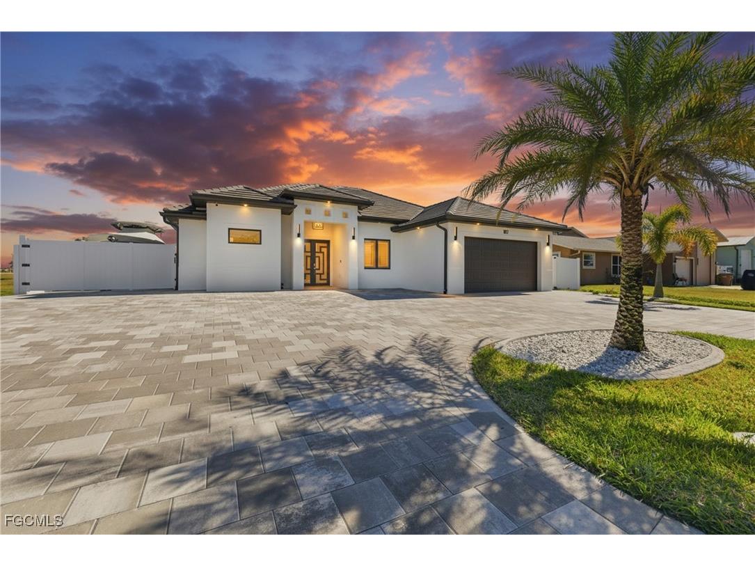 1017 NE 15th Place Cape Coral FL 33909 2026001686 image1