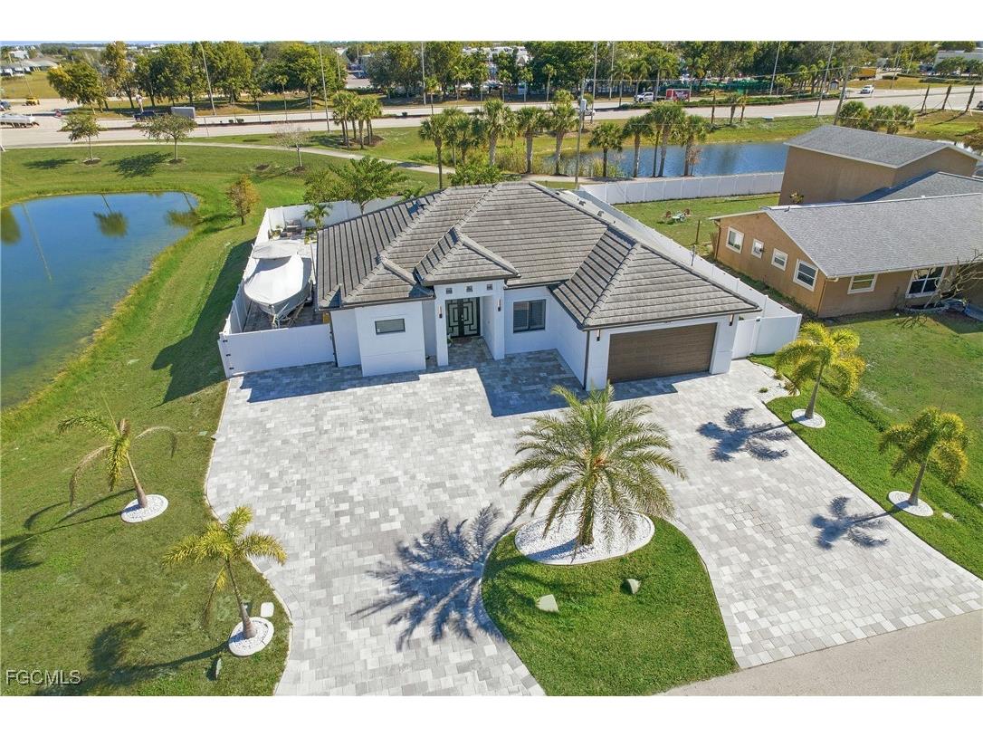 1017 NE 15th Place Cape Coral FL 33909 2026001686 image4