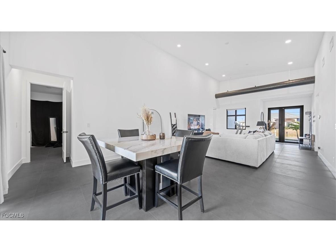 1017 NE 4th Place Cape Coral FL 33909 2025021412 image14