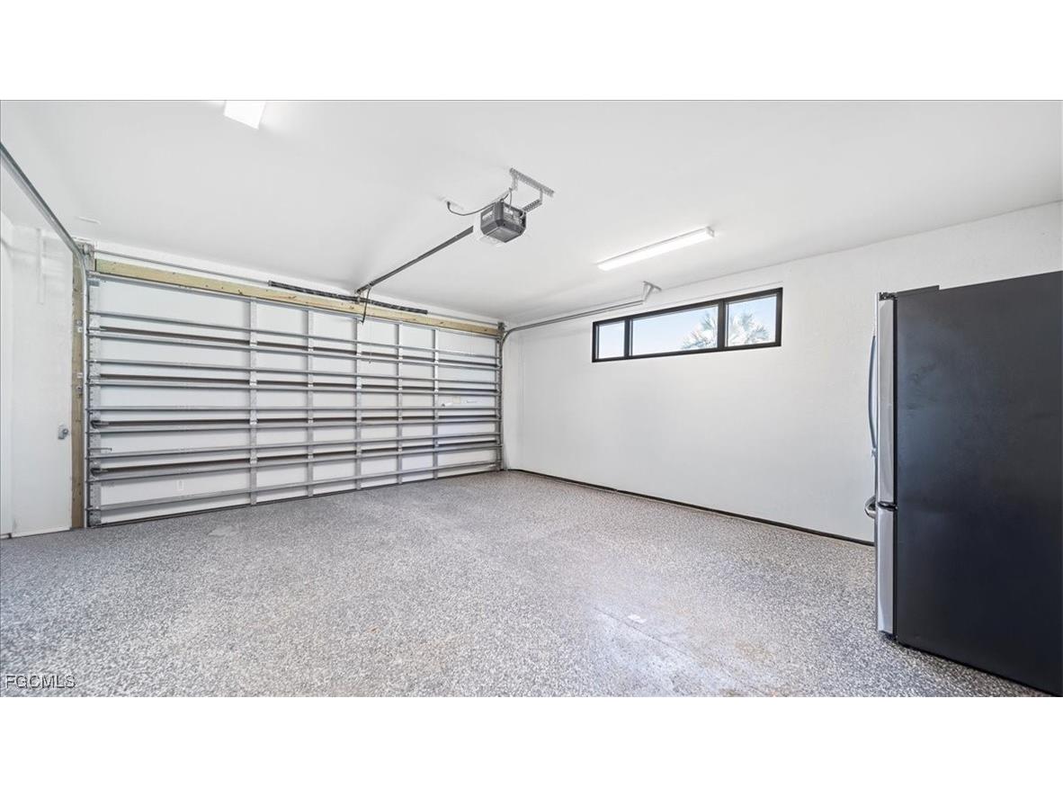 1017 NE 4th Place Cape Coral FL 33909 2025021412 image31