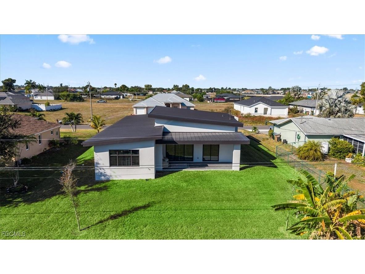 1017 NE 4th Place Cape Coral FL 33909 2025021412 image32
