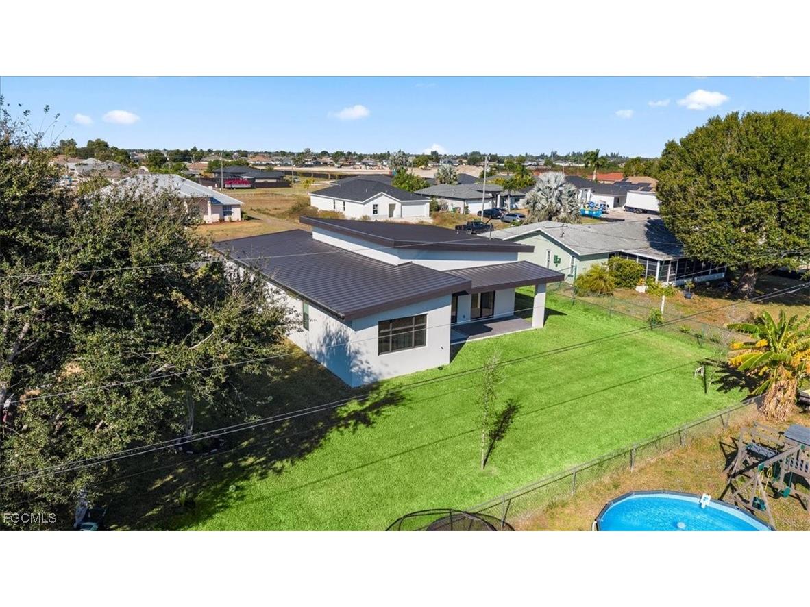 1017 NE 4th Place Cape Coral FL 33909 2025021412 image34