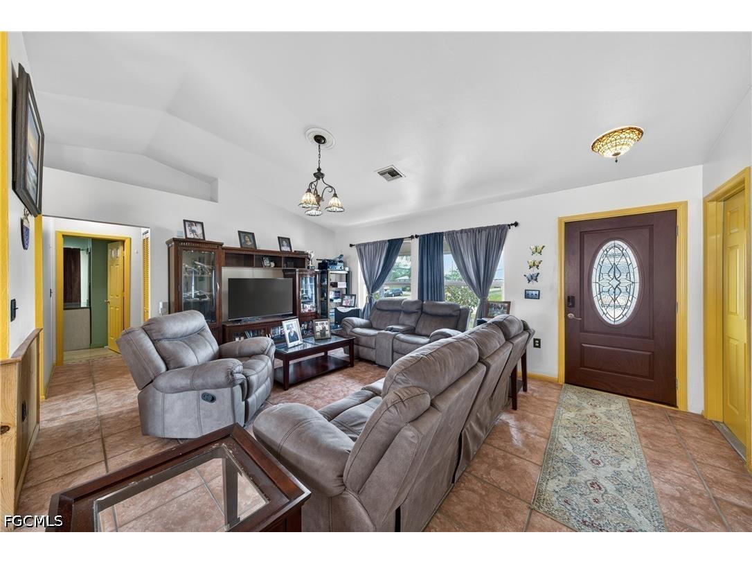 1017 NW 15th Street Cape Coral FL 33993 2026021006 image3
