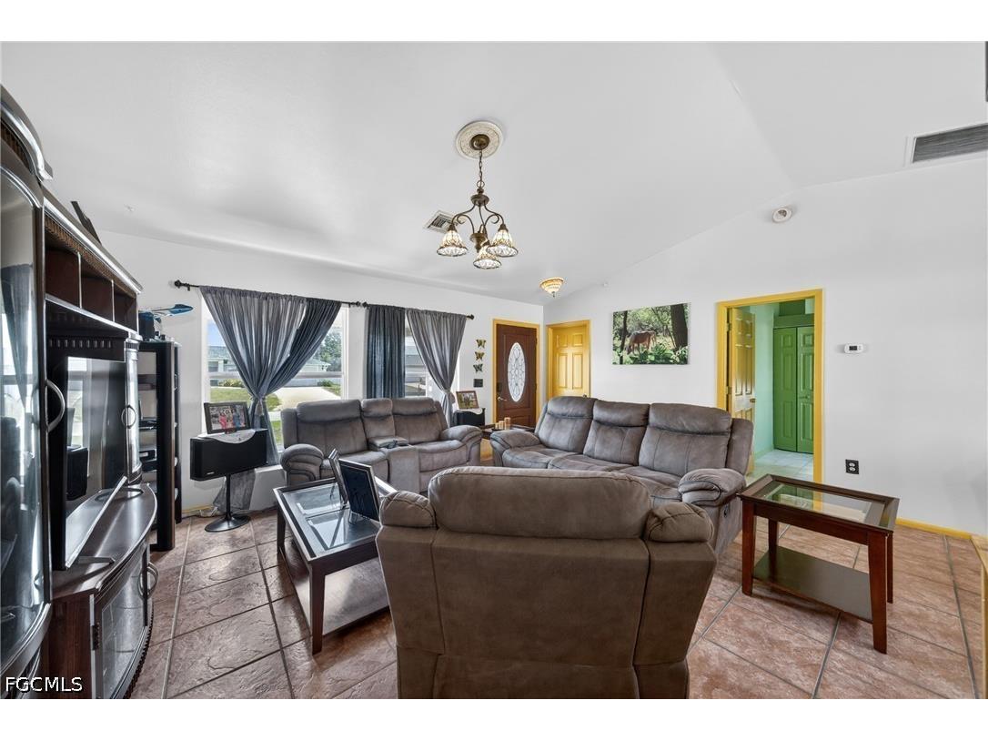 1017 NW 15th Street Cape Coral FL 33993 2026021006 image4