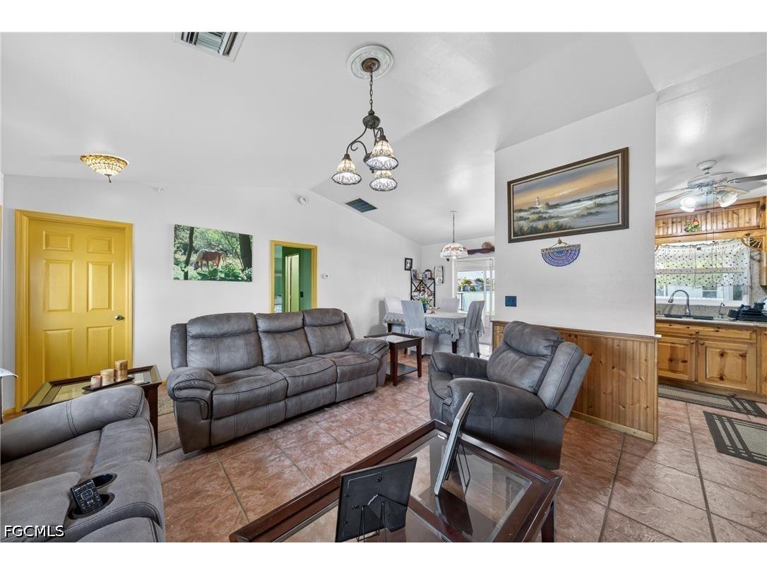 1017 NW 15th Street Cape Coral FL 33993 2026021006 image5