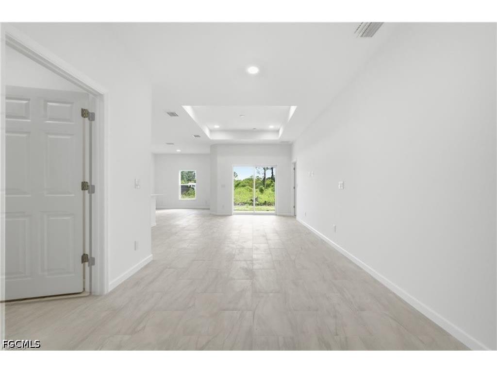 1018 Kent Street E Lehigh Acres FL 33974 2026024363 image4