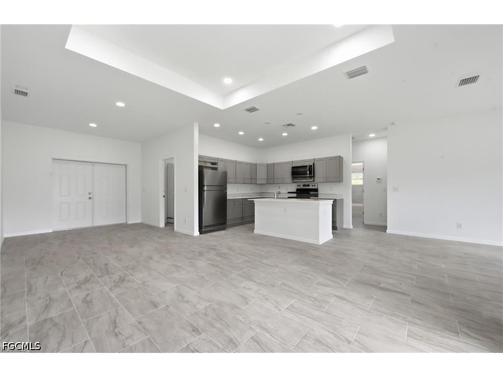 1018 Kent Street E Lehigh Acres FL 33974 2026024363 image5
