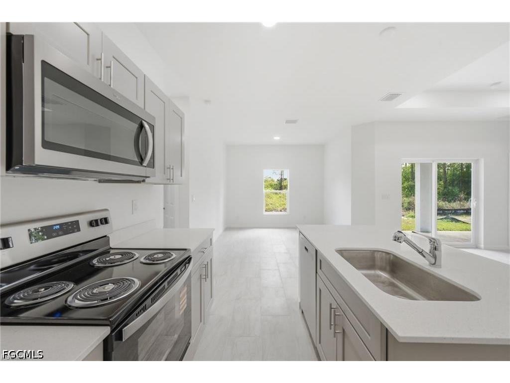 1018 Kent Street E Lehigh Acres FL 33974 2026024363 image8