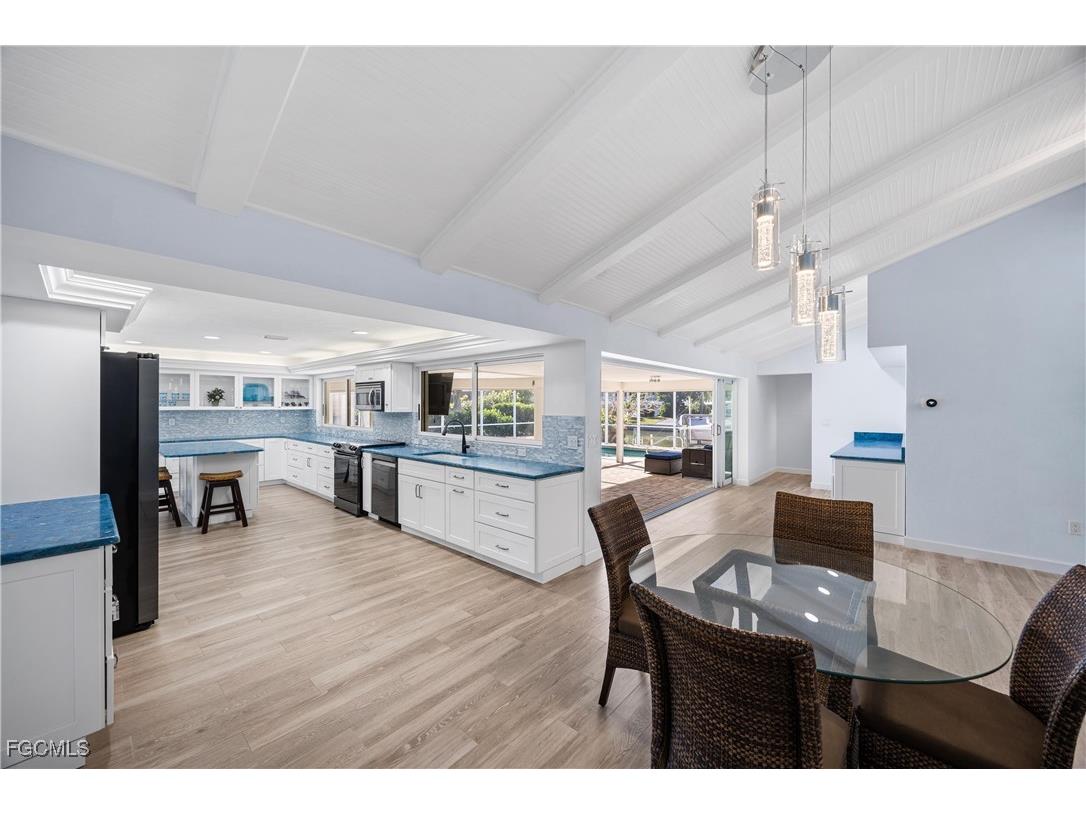 1019 Lindgren Boulevard Sanibel FL 33957 2026003012 image20