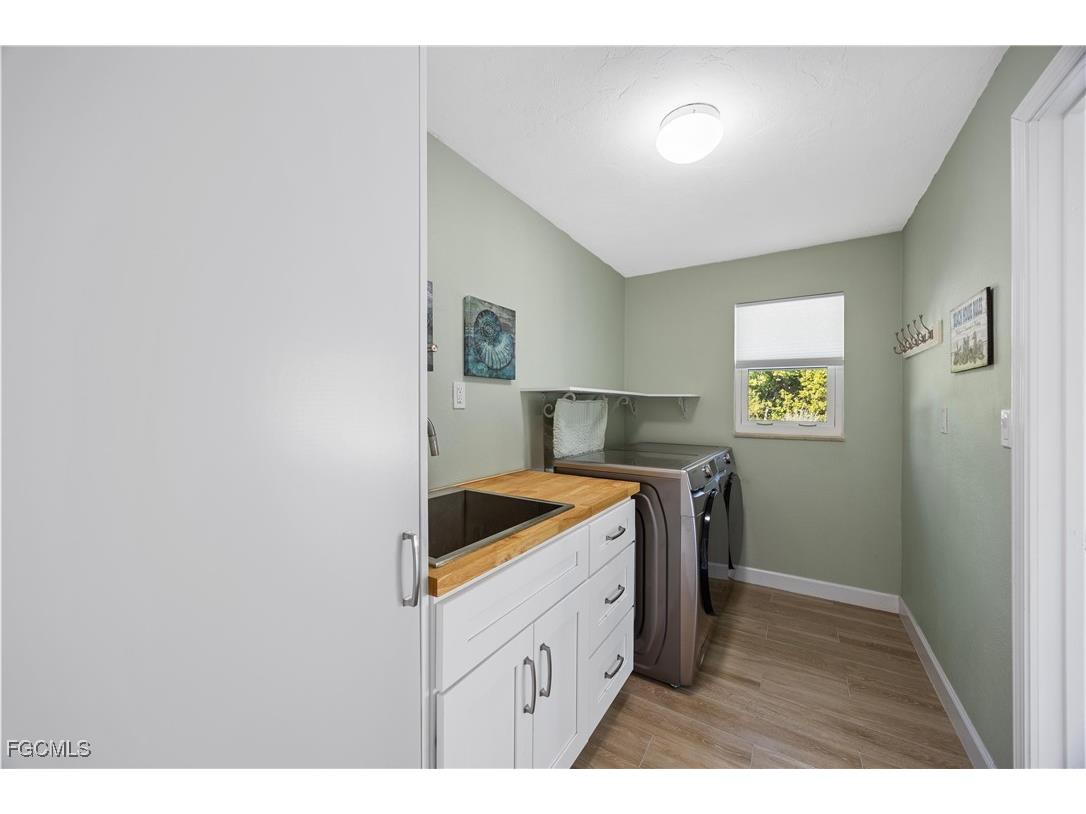 1019 Lindgren Boulevard Sanibel FL 33957 2026003012 image33