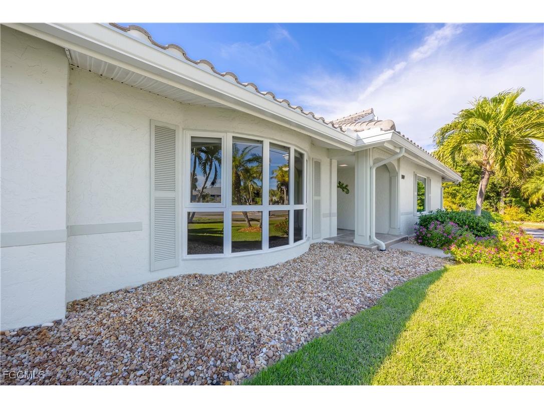 1019 Lindgren Boulevard Sanibel FL 33957 2026003012 image7