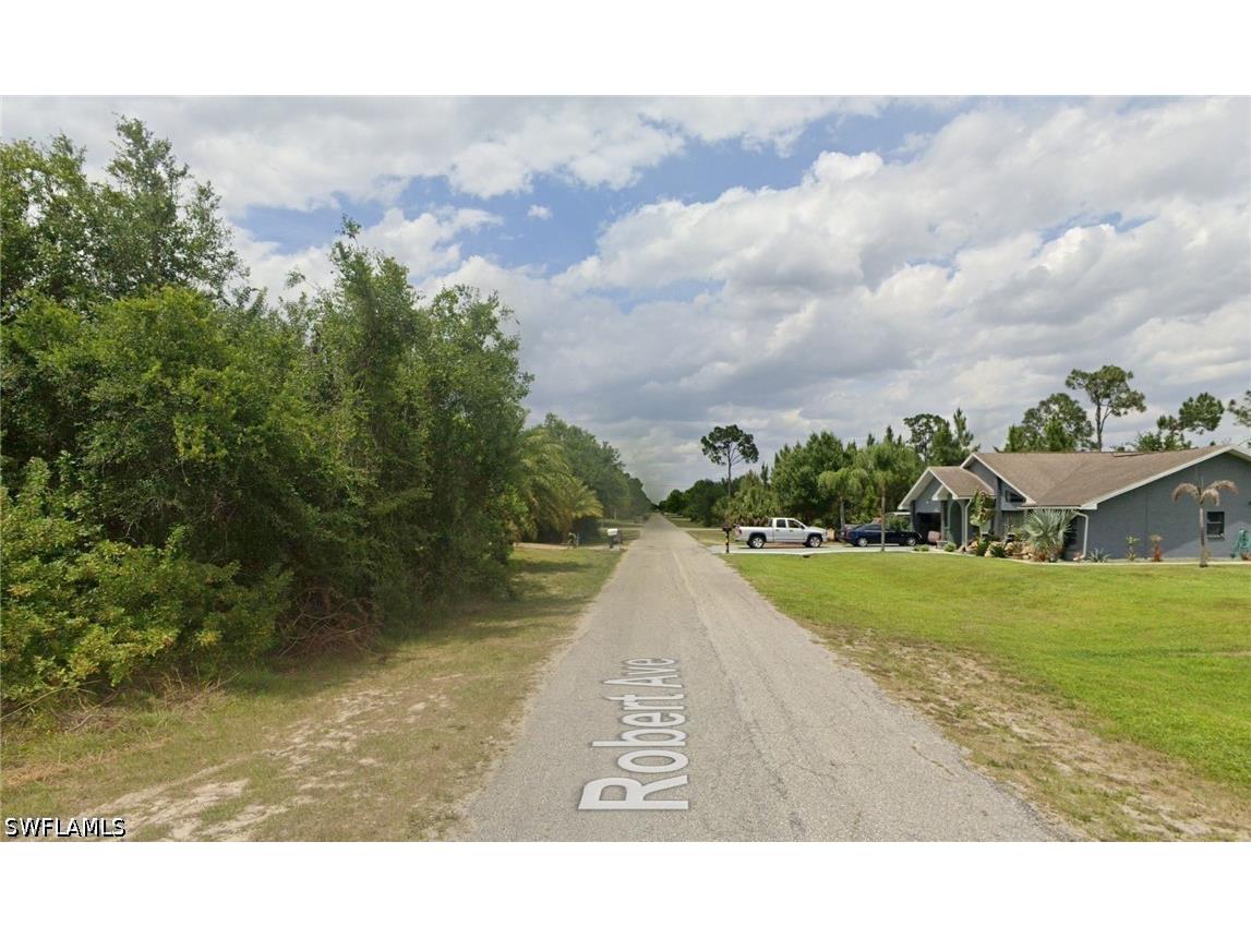 1019 Robert Avenue Lehigh Acres FL 33936 226014710 image2