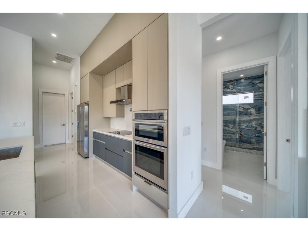 1019 SW 8th Court Cape Coral FL 33991 2025019795 image16