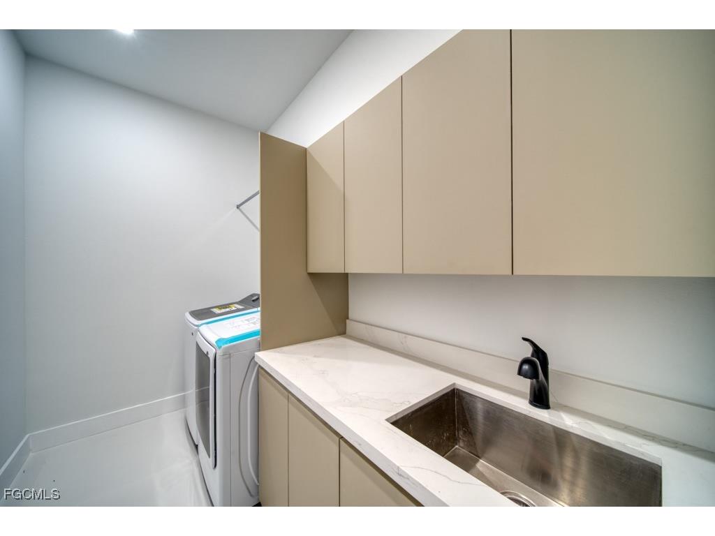 1019 SW 8th Court Cape Coral FL 33991 2025019795 image17