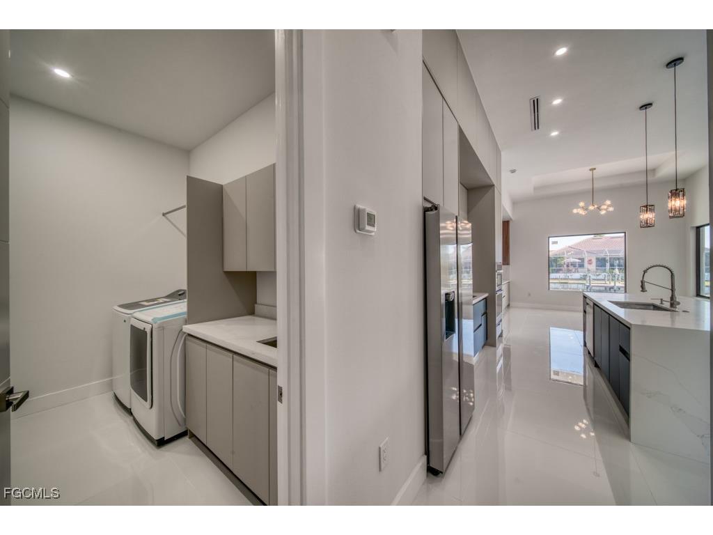 1019 SW 8th Court Cape Coral FL 33991 2025019795 image21