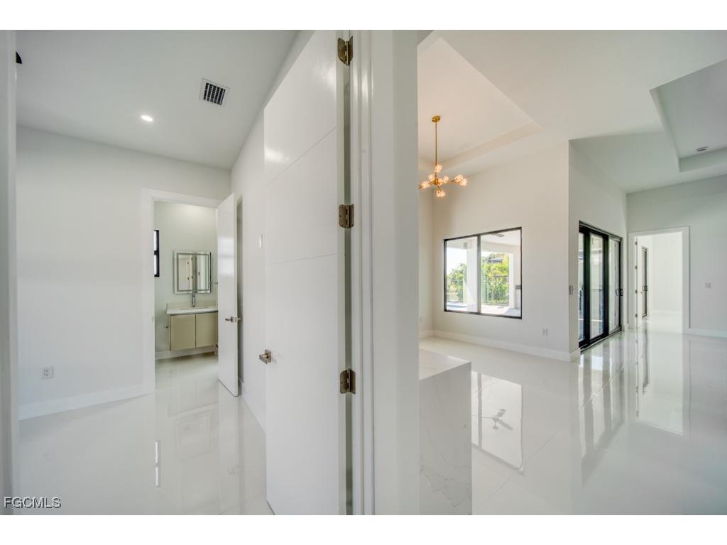 1019 SW 8th Court Cape Coral FL 33991 2025019795 image34