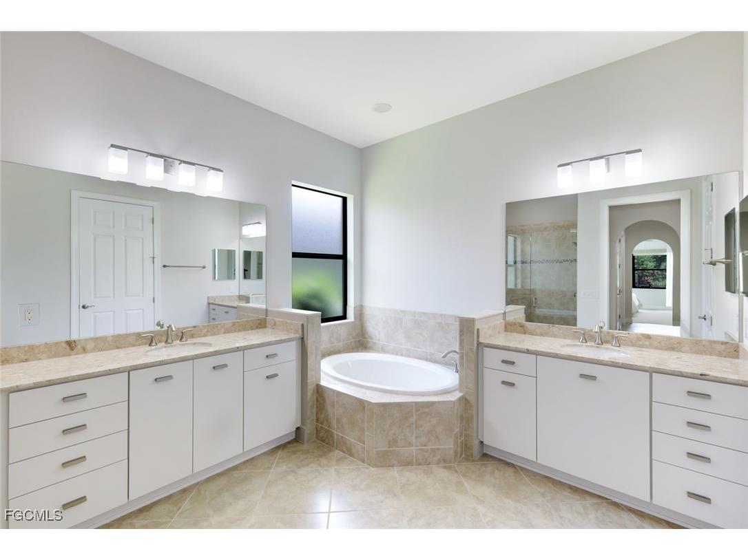 10194 Belcrest Boulevard Fort Myers FL 33913 2025005545 image16