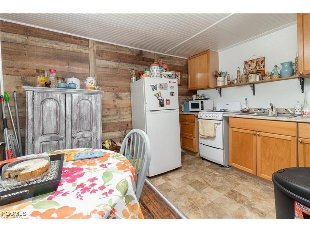102 3rd Street Fort Myers FL 33907 2025015218 image12