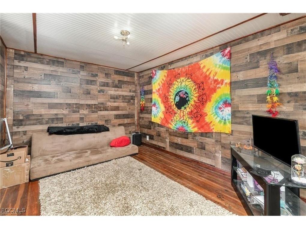 102 3rd Street Fort Myers FL 33907 2025015218 image8