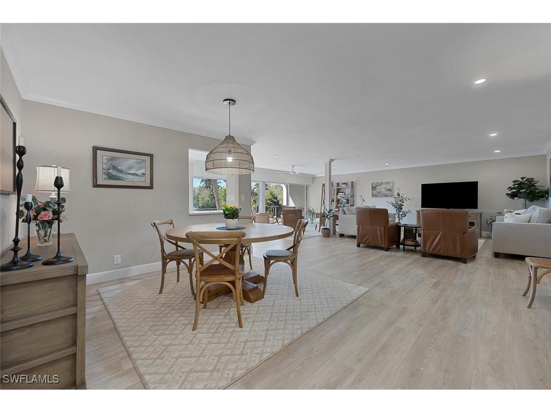 102 Clubhouse Drive #375 Naples FL 34105 225066497 image1