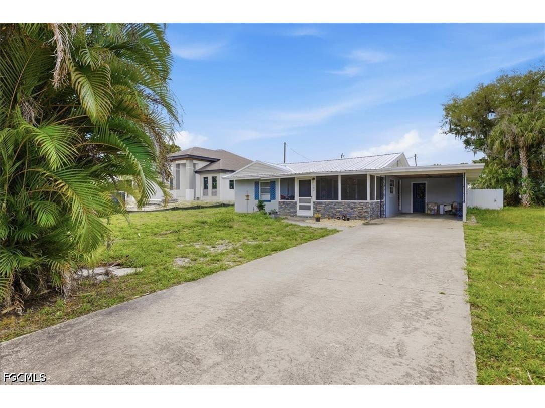 102 Crescent Lake Drive North Fort Myers FL 33917 2026015051 image1