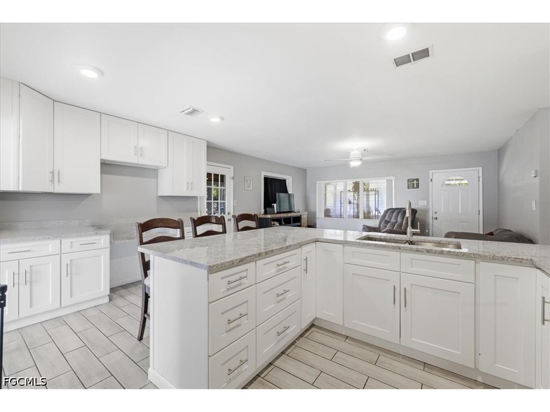 102 Crescent Lake Drive North Fort Myers FL 33917 2026015051 image16