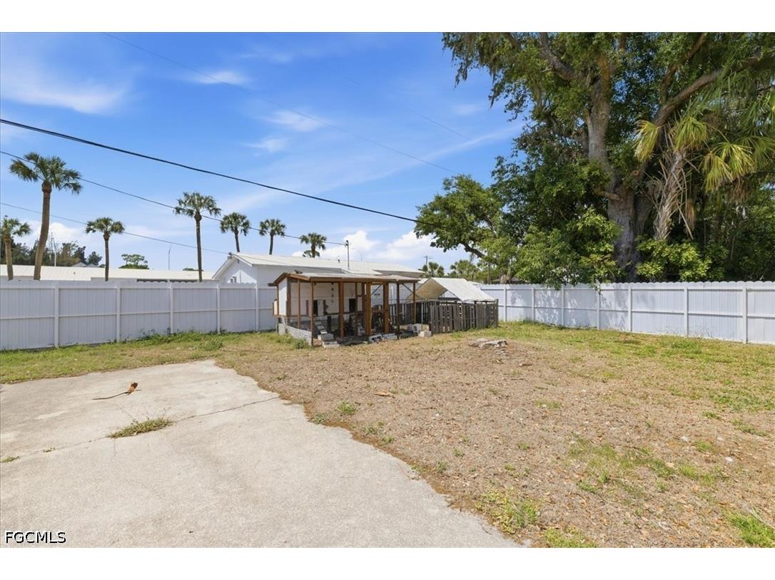 102 Crescent Lake Drive North Fort Myers FL 33917 2026015051 image34