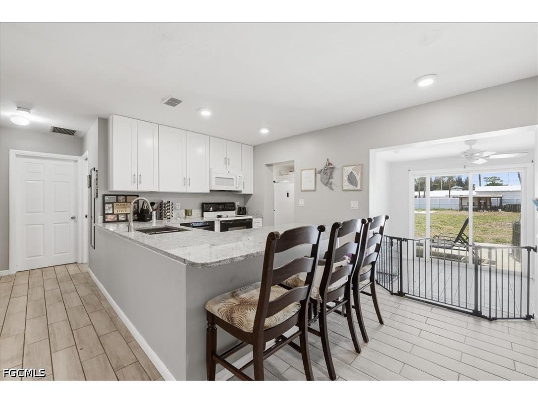 102 Crescent Lake Drive North Fort Myers FL 33917 2026015051 image8