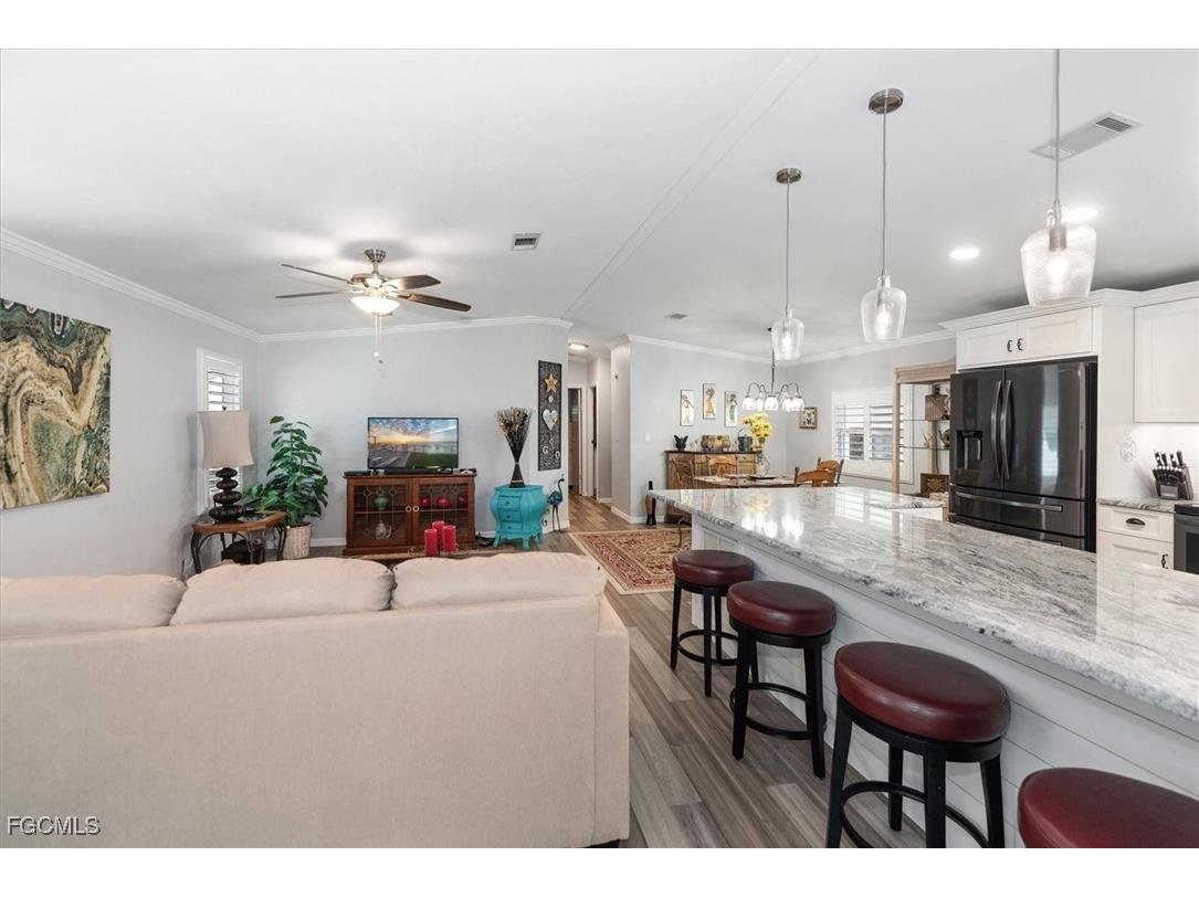 102 Elise Drive Fort Myers FL 33908 2025017912 image11