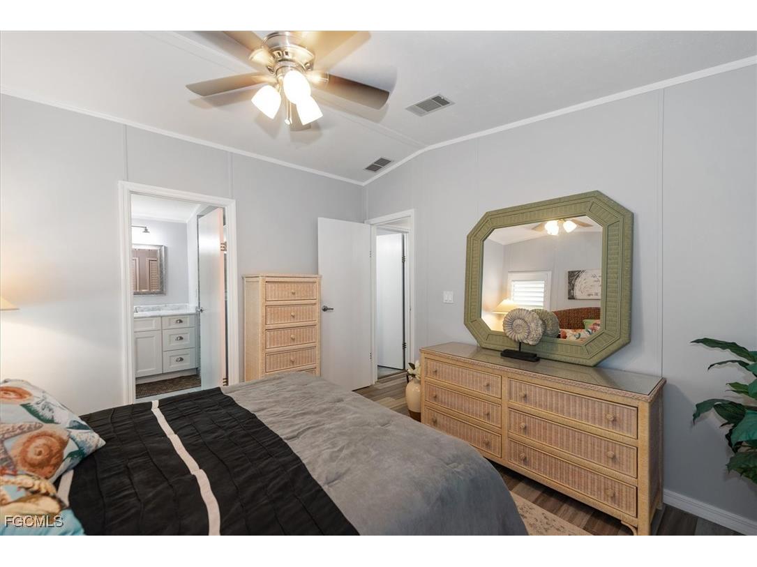 102 Elise Drive Fort Myers FL 33908 2025017912 image15