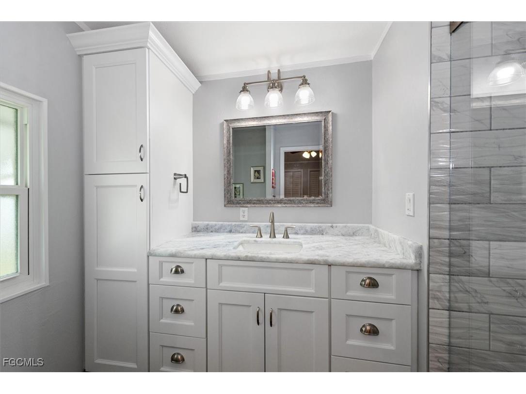 102 Elise Drive Fort Myers FL 33908 2025017912 image16