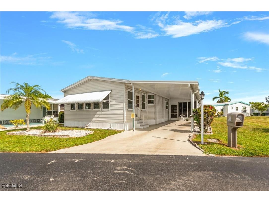 102 Elise Drive Fort Myers FL 33908 2025017912 image2