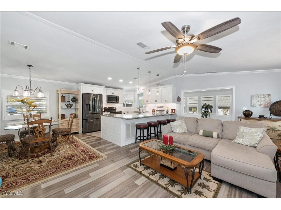 102 Elise Drive Fort Myers FL 33908 2025017912 image7