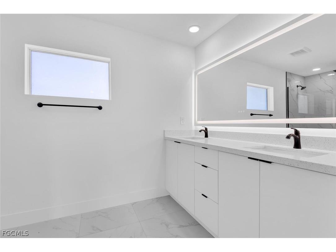 102 NW 20th Street Cape Coral FL 33993 2026007420 image9