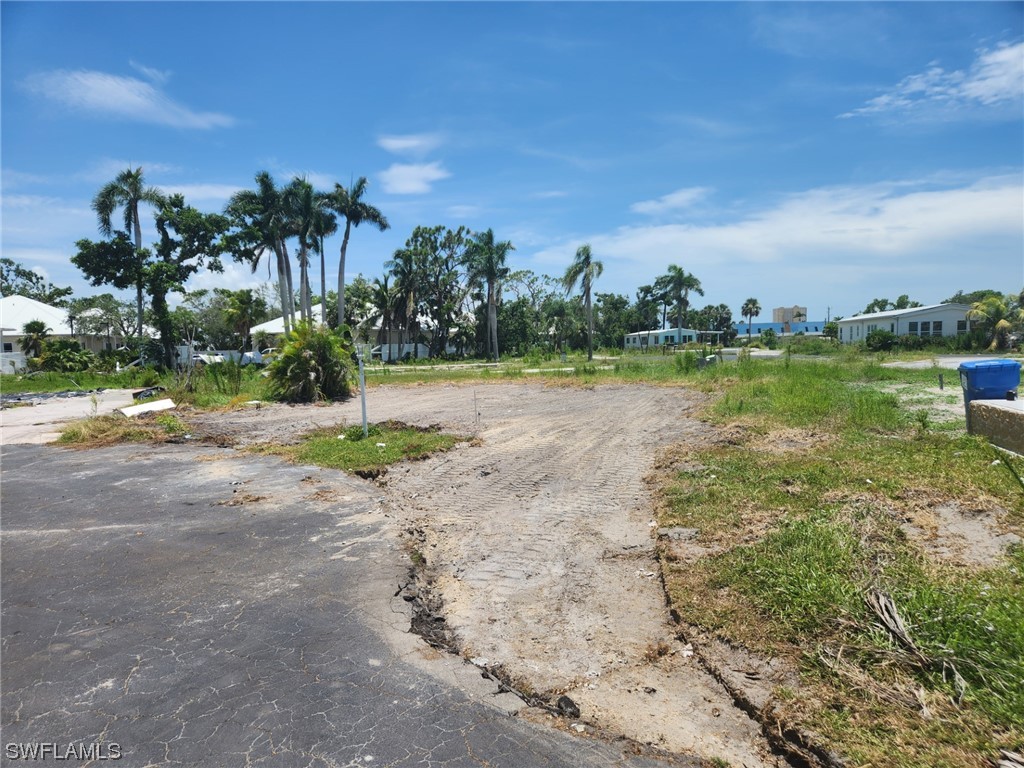 102 Oak Lane Fort Myers FL 33908 223051839 image1