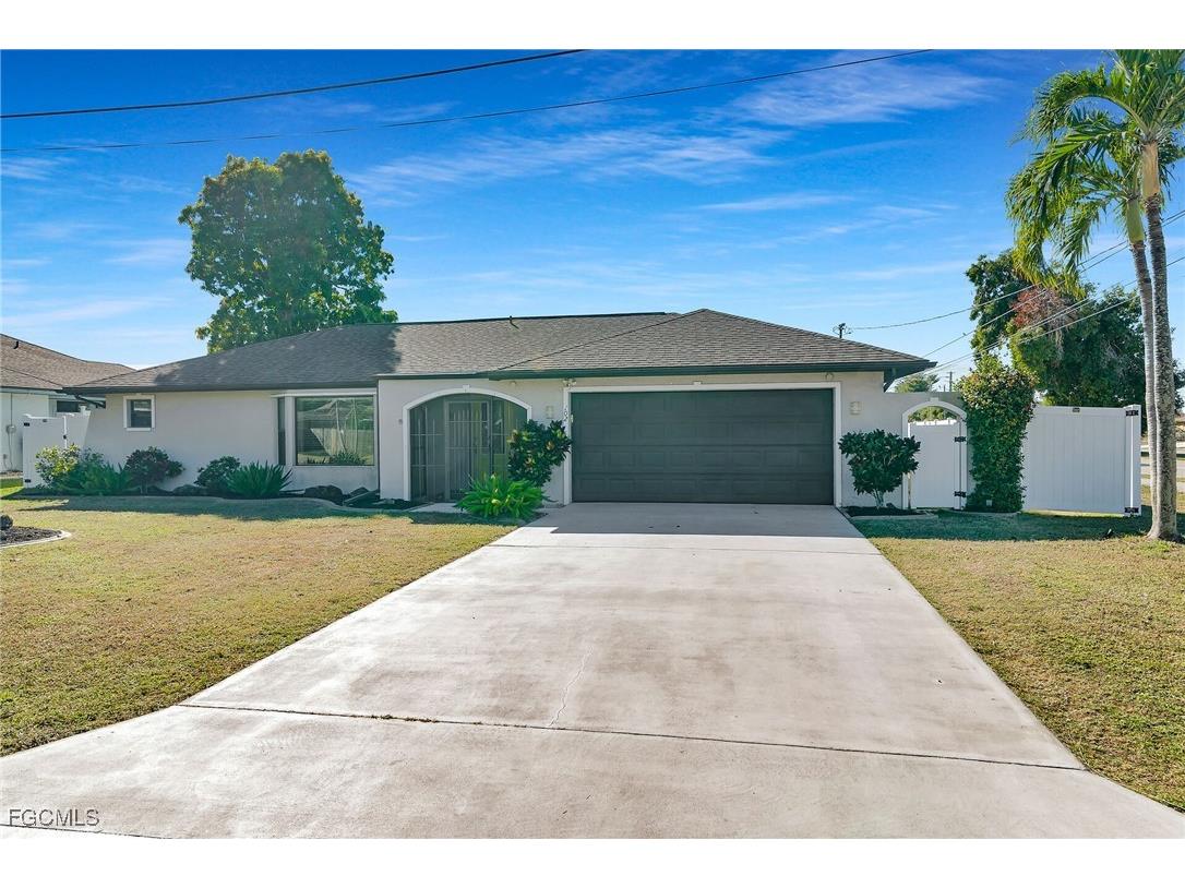 102 SE 42nd Street Cape Coral FL 33904 2026002173 image1