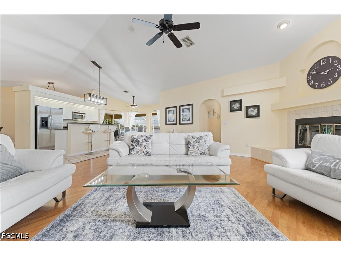 102 SW 9th Street Cape Coral FL 33991 2026025564 image12