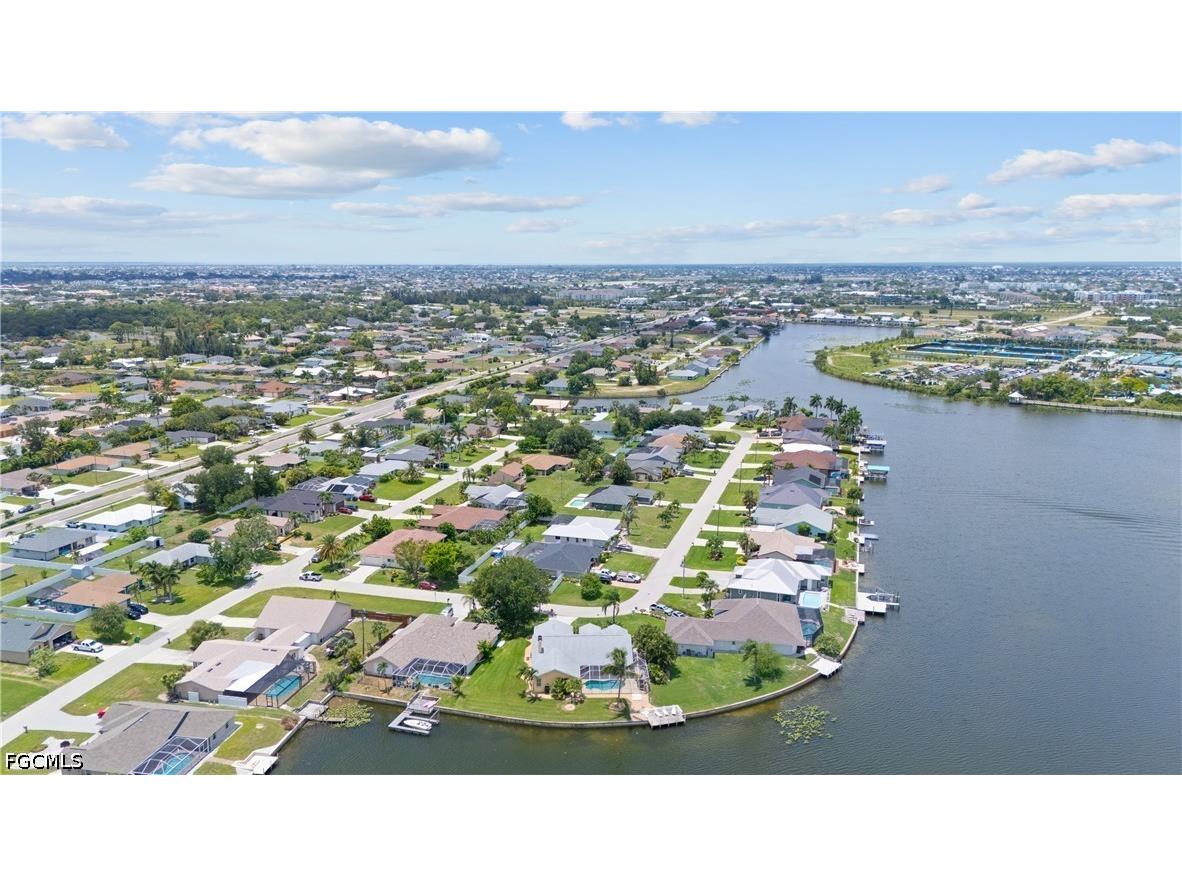 102 SW 9th Street Cape Coral FL 33991 2026025564 image40