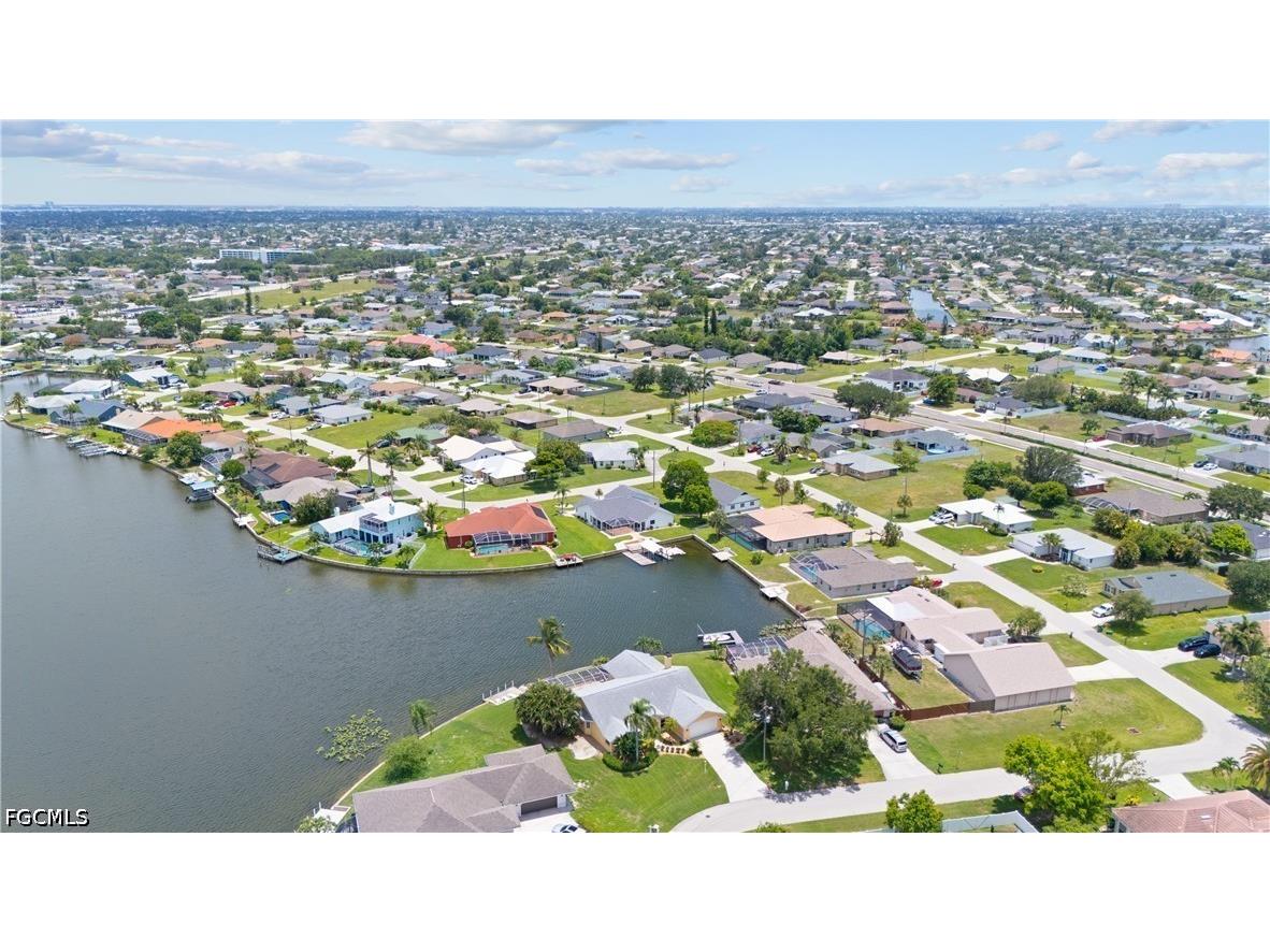 102 SW 9th Street Cape Coral FL 33991 2026025564 image42