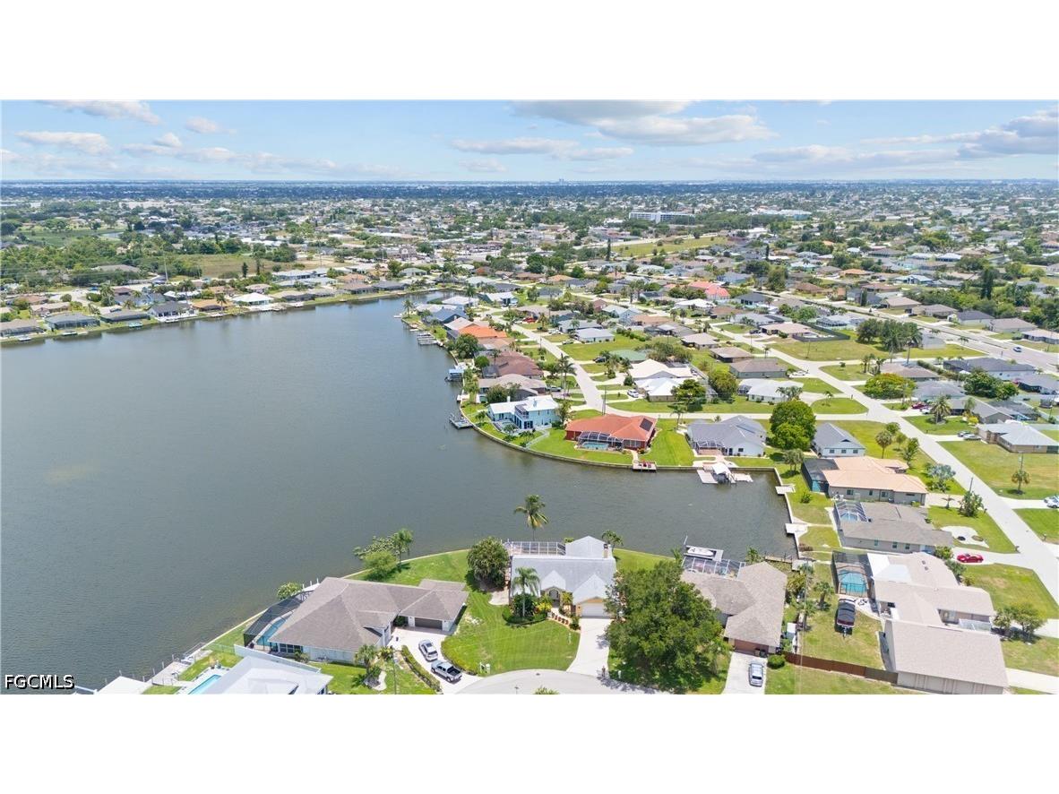 102 SW 9th Street Cape Coral FL 33991 2026025564 image43