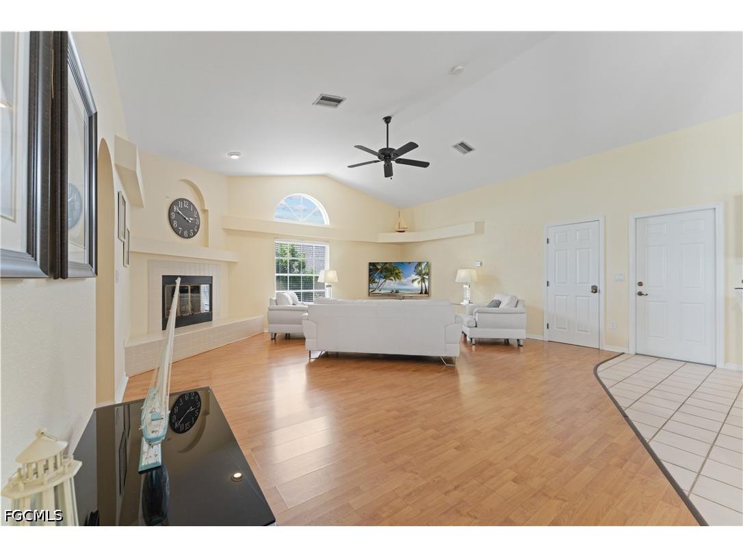 102 SW 9th Street Cape Coral FL 33991 2026025564 image7