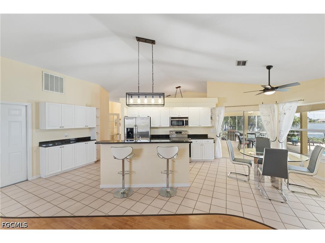102 SW 9th Street Cape Coral FL 33991 2026025564 image9
