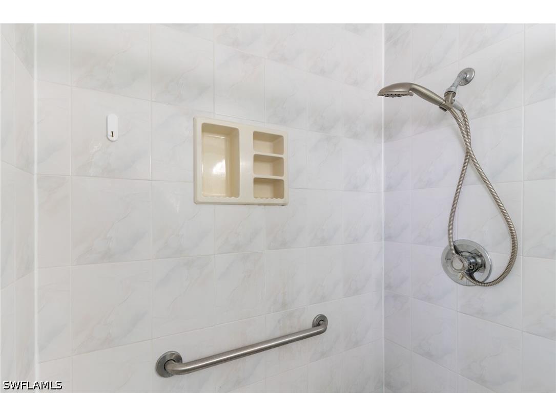1020 28th Avenue N Naples FL 34103 226018820 image27