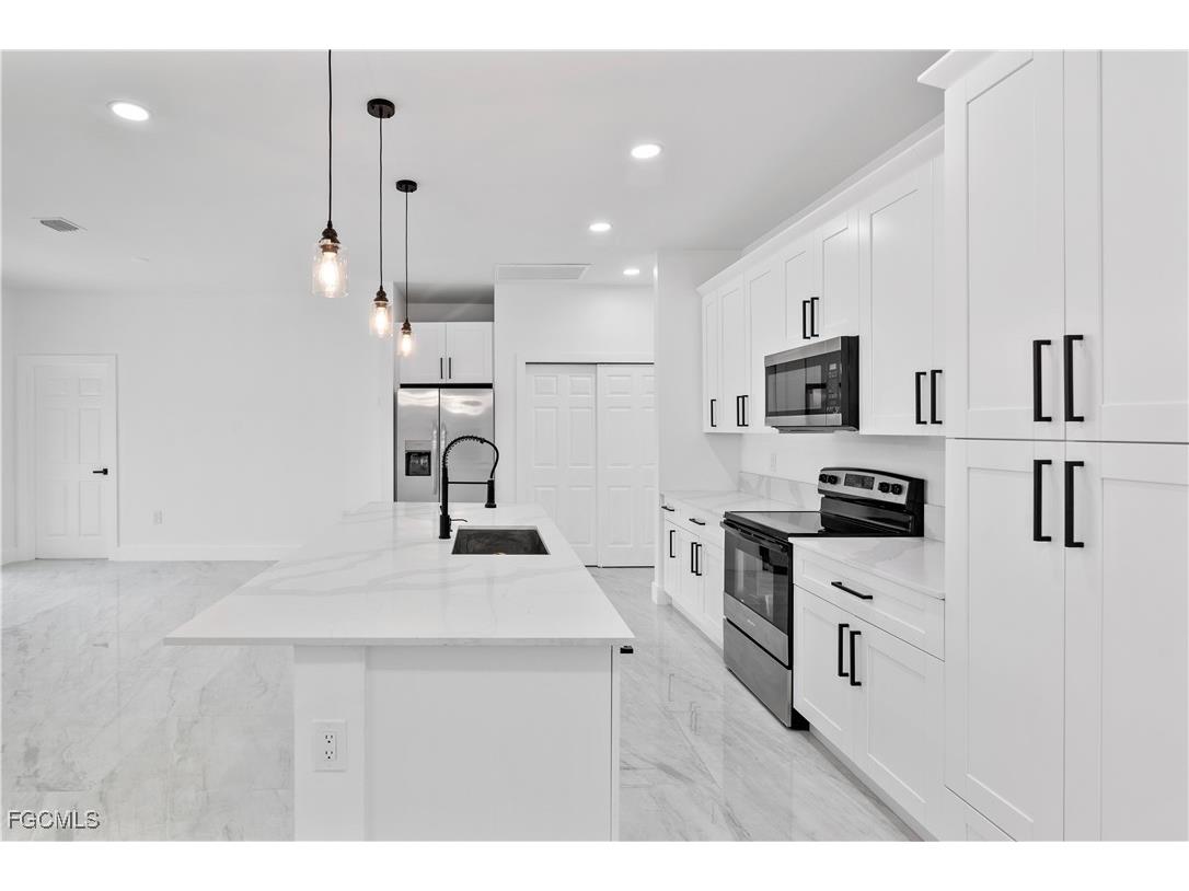 1020 Carroll Street E Lehigh Acres FL 33974 2025003532 image8